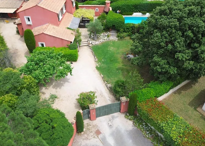 L Hacienda Hébergement de vacances Rochefort-du-Gard